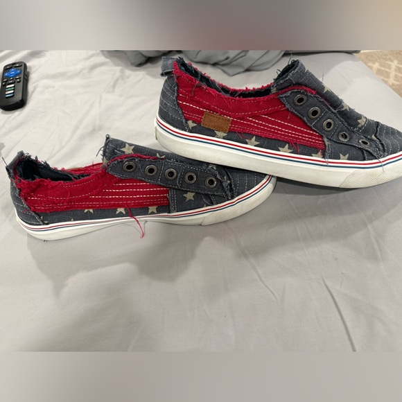 USED bundle of BLOWFISH sneakers and one pair Sperry’s… read description - Picture 15 of 15